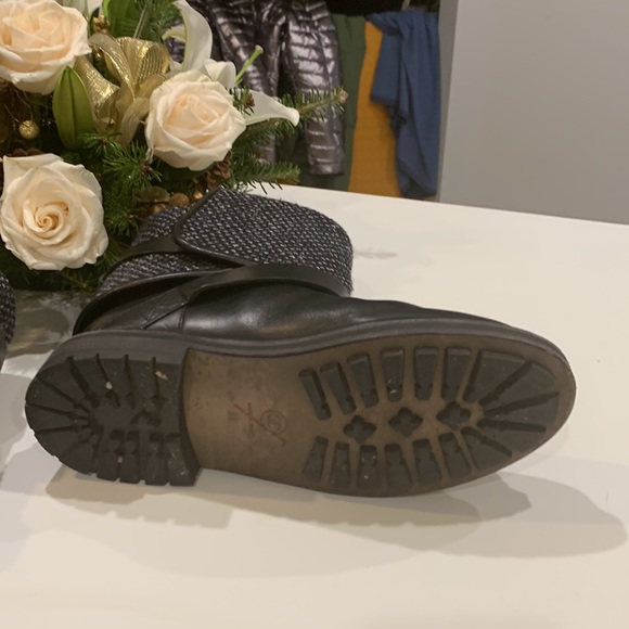 Chanel Collectors Boots FIRM - Picture 5 of 16